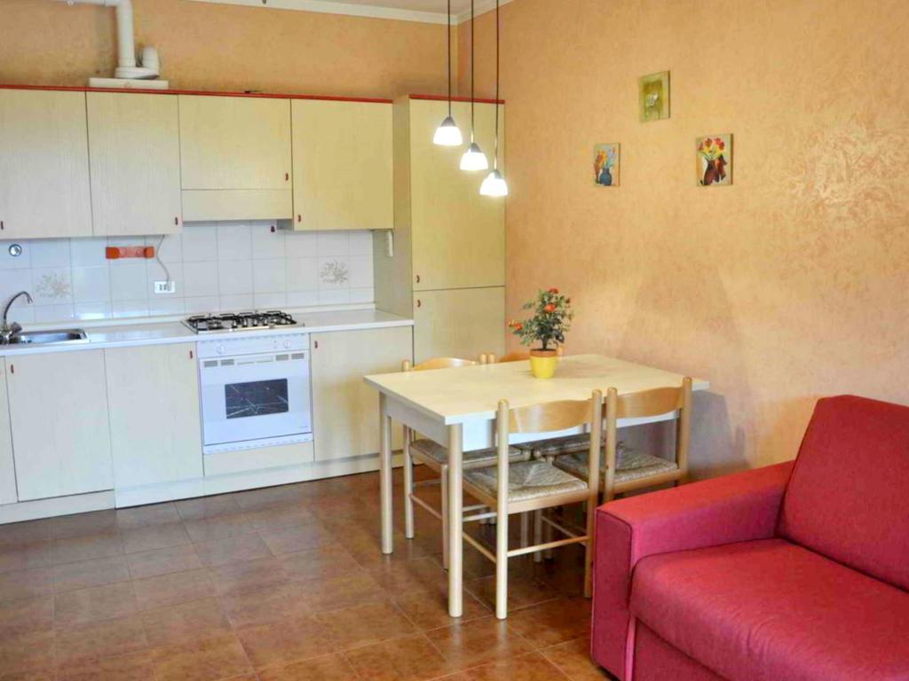 Belvilla By Oyo Enticing Holiday Home With Pool 라찌제 외부 사진