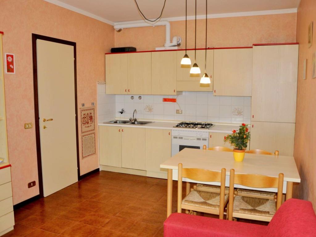 Belvilla By Oyo Enticing Holiday Home With Pool 라찌제 외부 사진