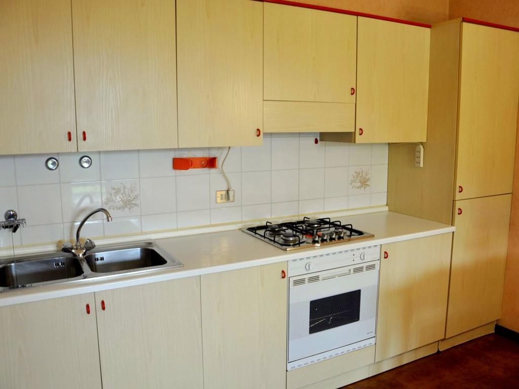 Belvilla By Oyo Enticing Holiday Home With Pool 라찌제 외부 사진